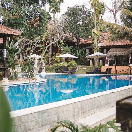Ubud Hotel & Cottages Malang Exterior photo