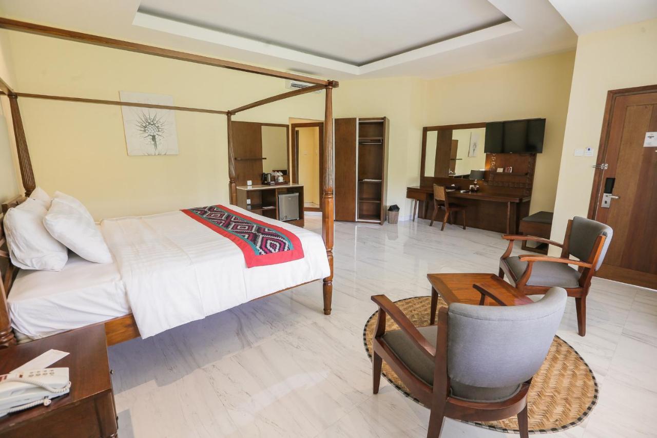 Ubud Hotel & Cottages Malang Exterior photo