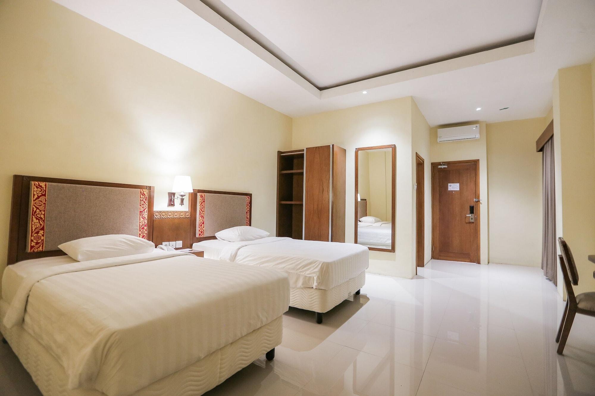 Ubud Hotel & Cottages Malang Exterior photo