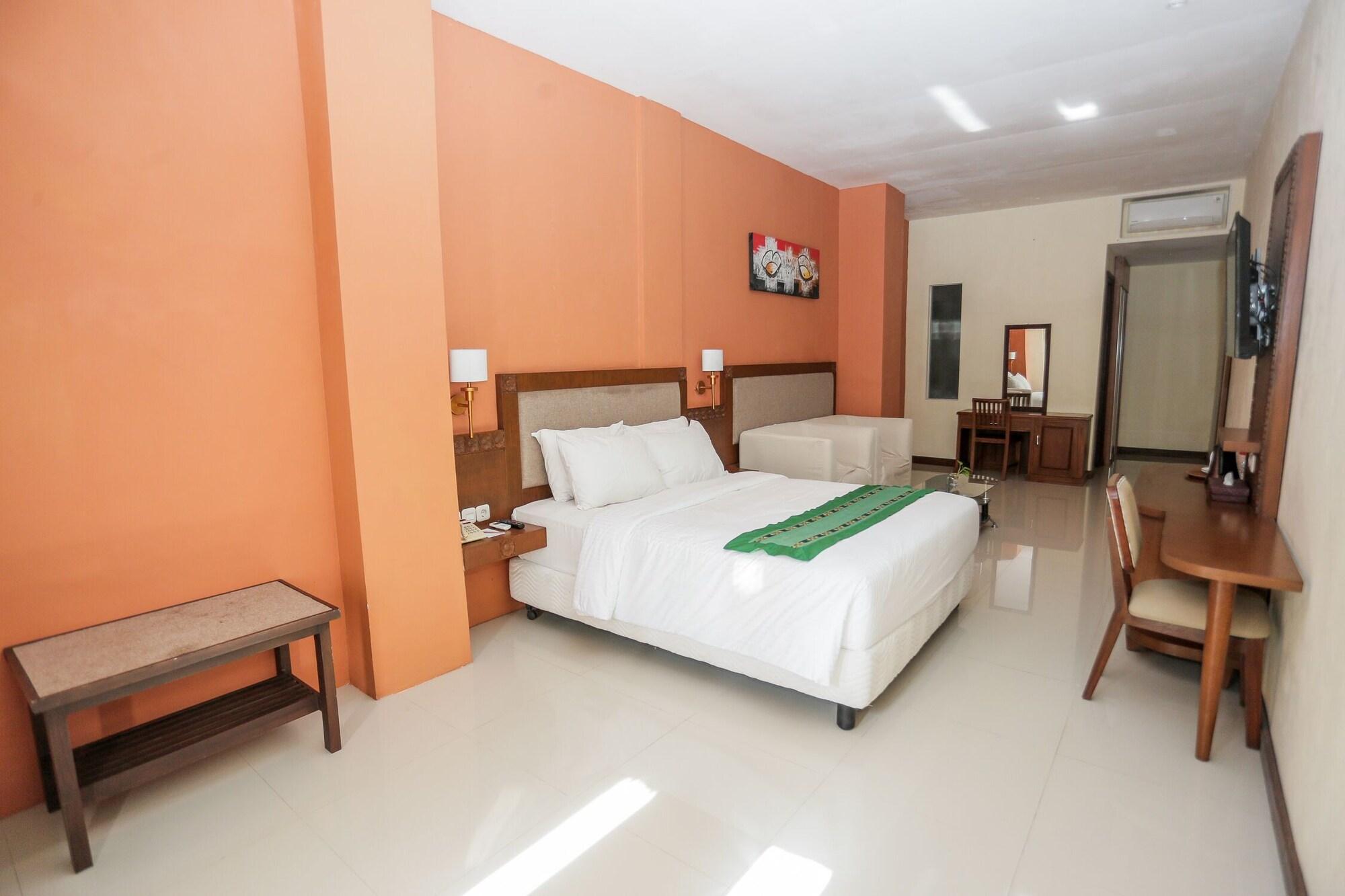 Ubud Hotel & Cottages Malang Exterior photo