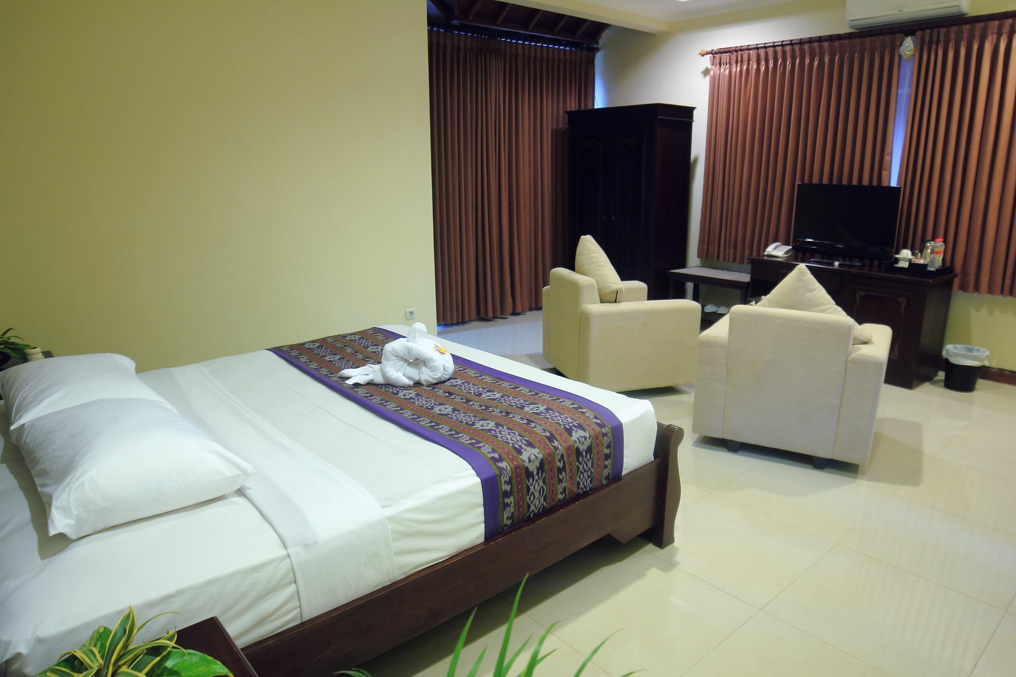 Ubud Hotel & Cottages Malang Exterior photo